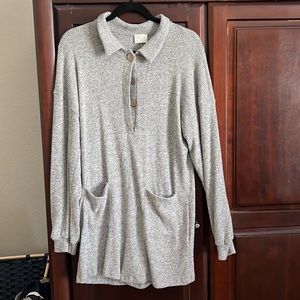 NWOT Dee Elly Romper. From Vici Never worn size large